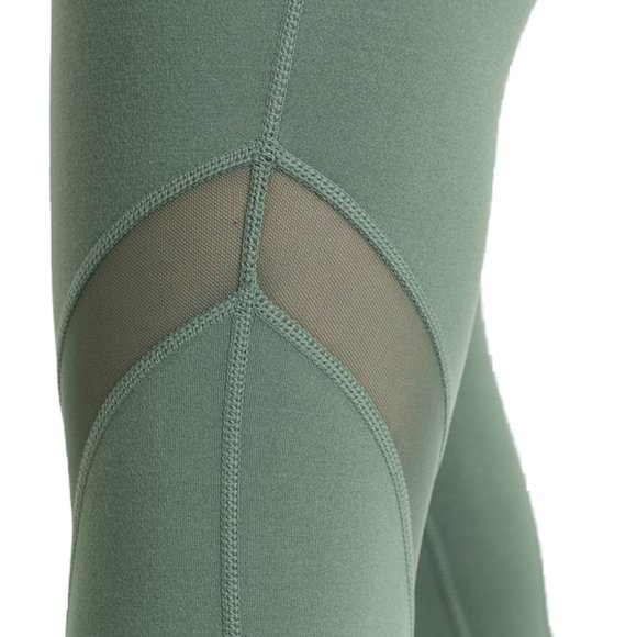 Yoga pants Mesh Cutouts 7/8 Length leggings - Picture 4 of 4